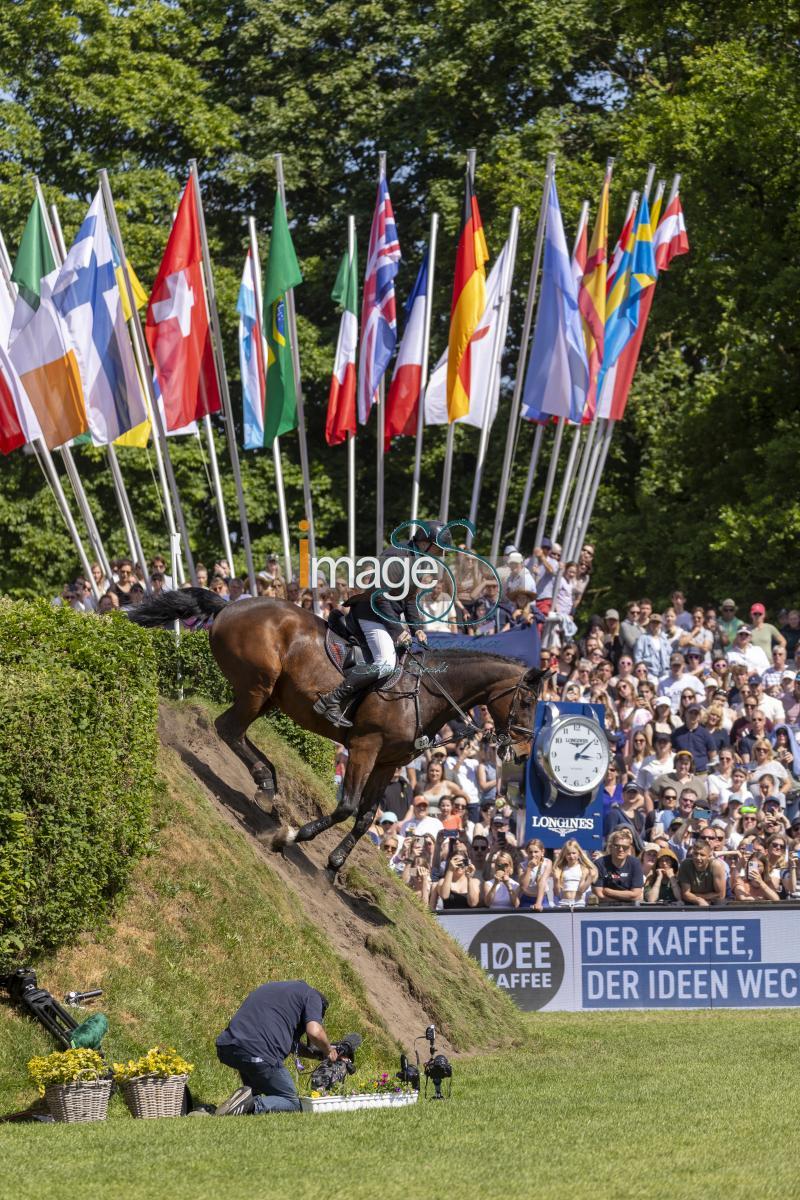 Cyrus L. Jensen Stefan GER_Hamburg_20240512_SS350880.jpg